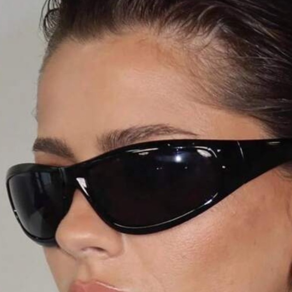 Y2K inspired sunglasses